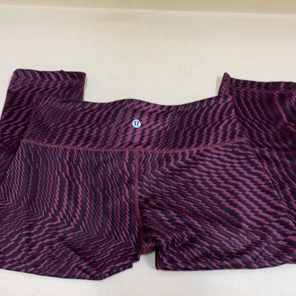 LULULEMON || Wunder Under Crop III Pants Zig Zag🌺 - Picture 5 of 10